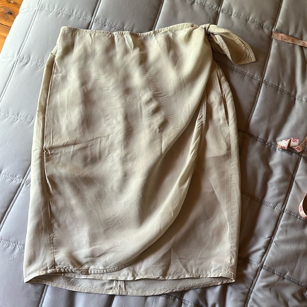 Cream tulip skirt